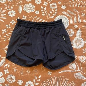 Lululemon Tracker Low-Rise Lined Short 4”